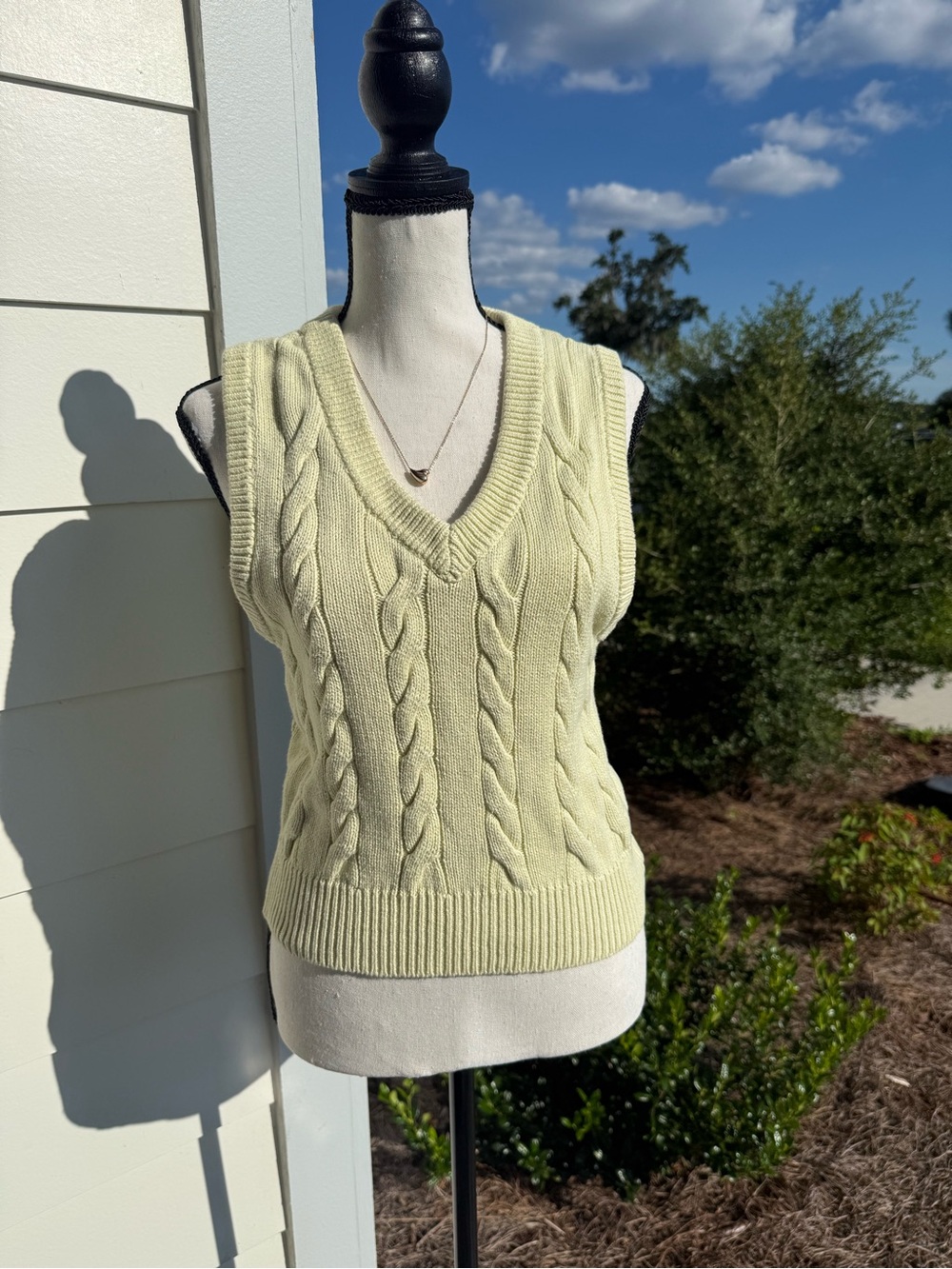 American Eagle Outfitters Pale Yellow Cable Knit V-Neck Sweater Vest